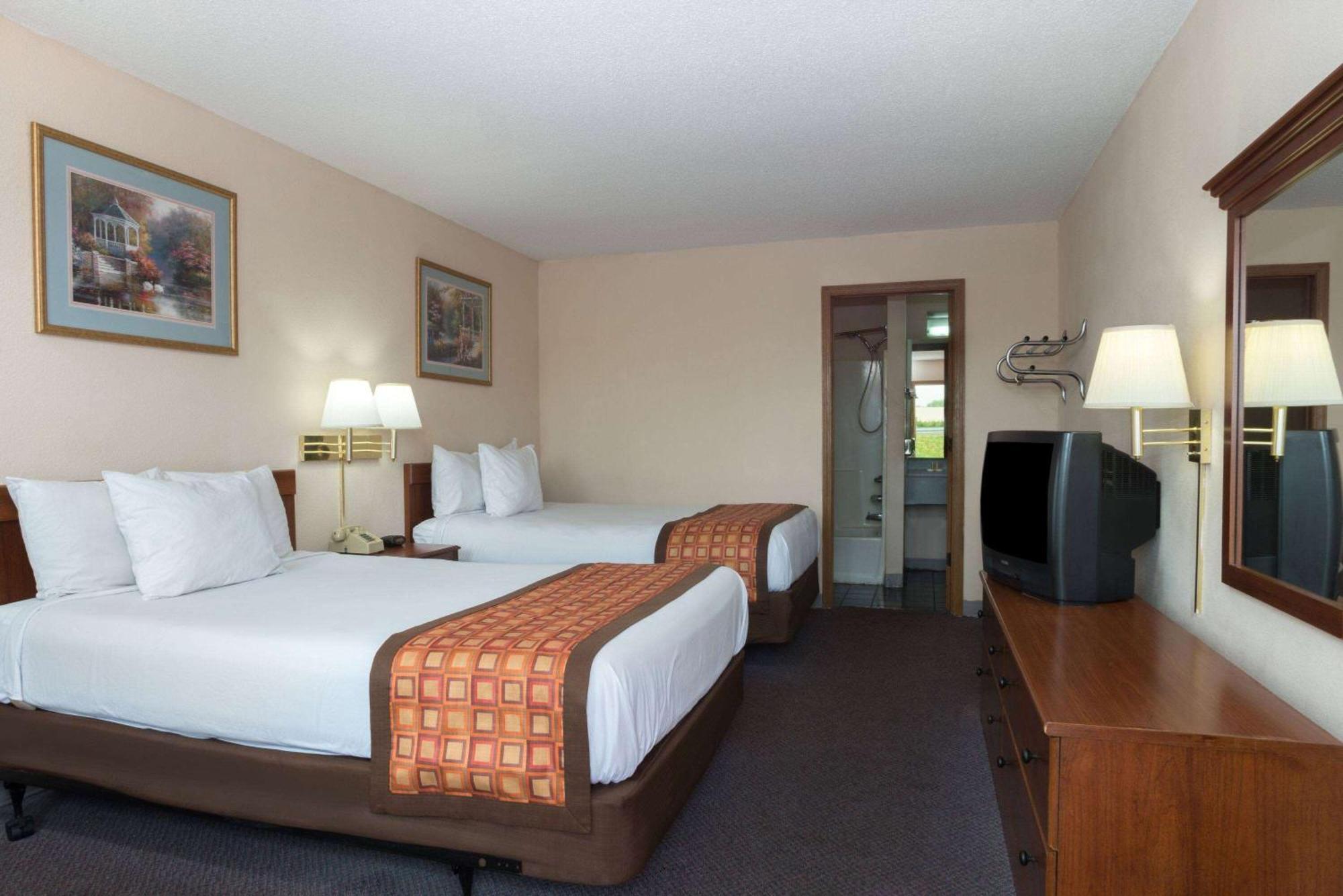 Days Inn By Wyndham Indianapolis East Post Road Exterior foto